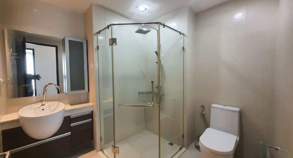 À louer et à vendre 2 chambres condo à Khlong Toei, Bangkok