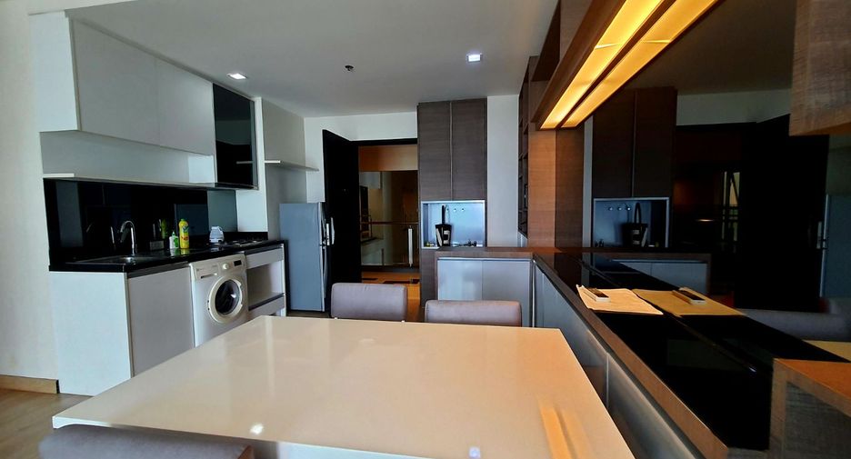 À louer et à vendre 2 chambres condo à Khlong Toei, Bangkok