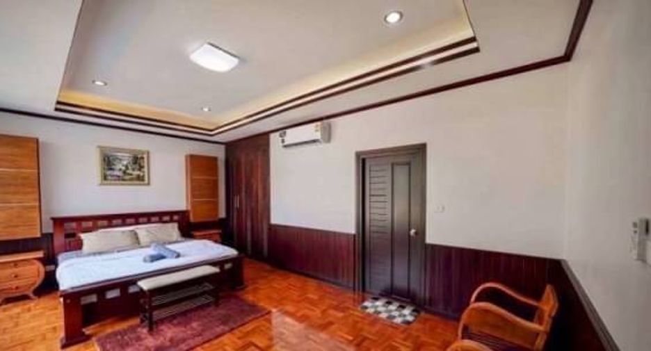 Villa en alquiler de 4 habitaciones en Mueang Chiang Mai, Chiang Mai