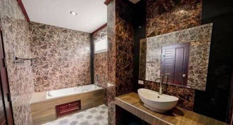 Villa en alquiler de 4 habitaciones en Mueang Chiang Mai, Chiang Mai