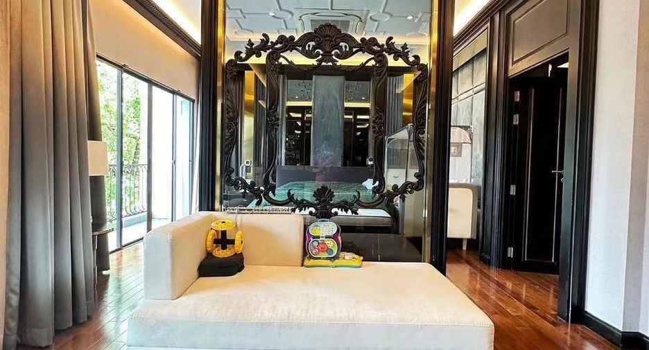 For sale 5 bedrooms house in Khan Na Yao, Bangkok