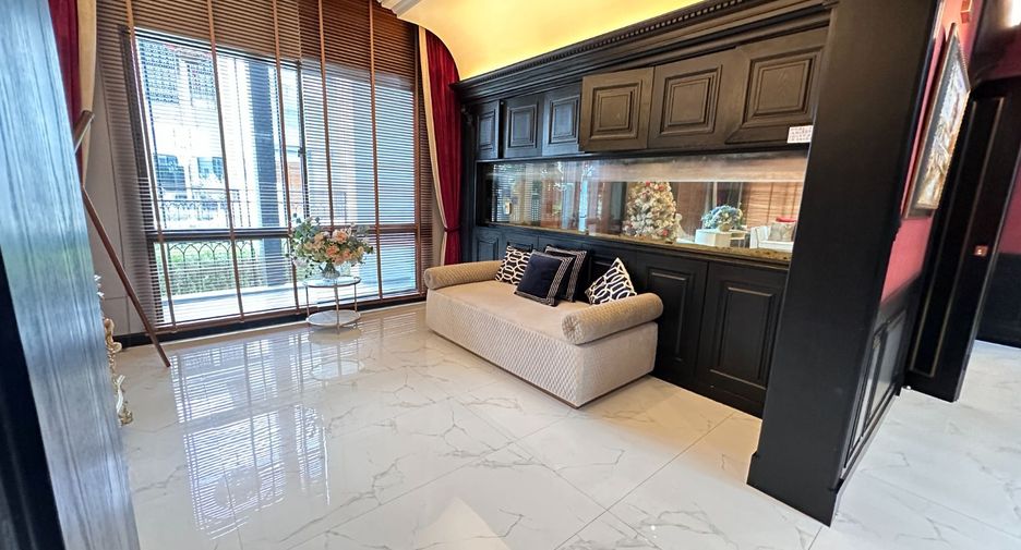 For sale 5 bedrooms house in Khan Na Yao, Bangkok