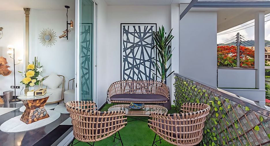 For sale 7 bed hotel in Mueang Phuket, Phuket
