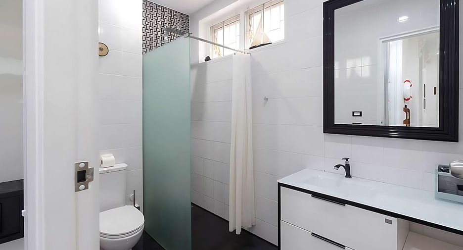 For sale 7 bed hotel in Mueang Phuket, Phuket