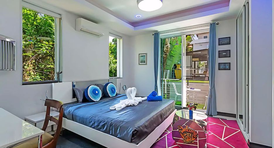 For sale 7 bed hotel in Mueang Phuket, Phuket