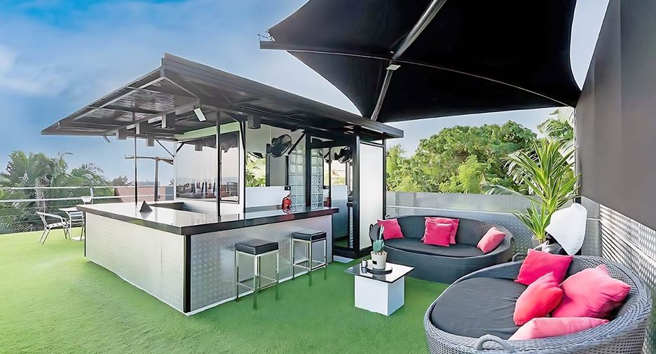 For sale 7 bed hotel in Mueang Phuket, Phuket