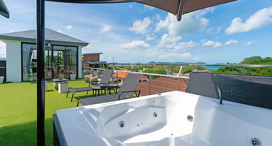 For sale 7 bed hotel in Mueang Phuket, Phuket