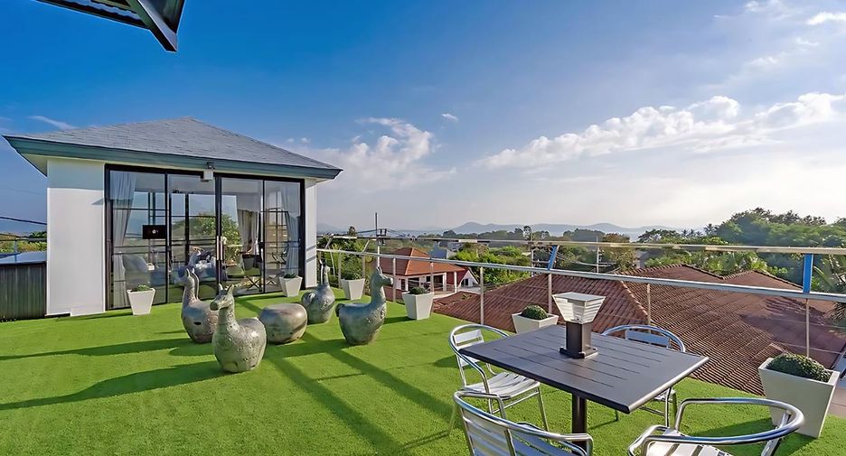 For sale 7 bed hotel in Mueang Phuket, Phuket
