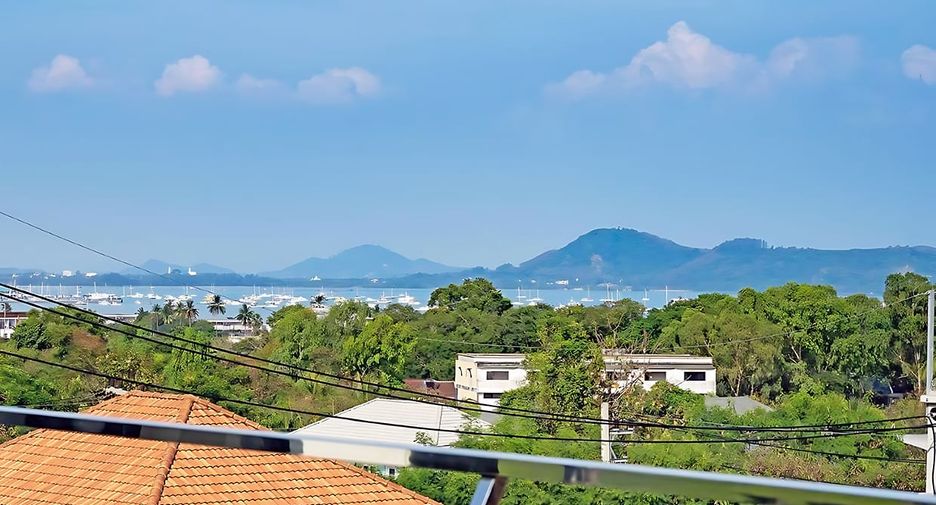 For sale 7 bed hotel in Mueang Phuket, Phuket