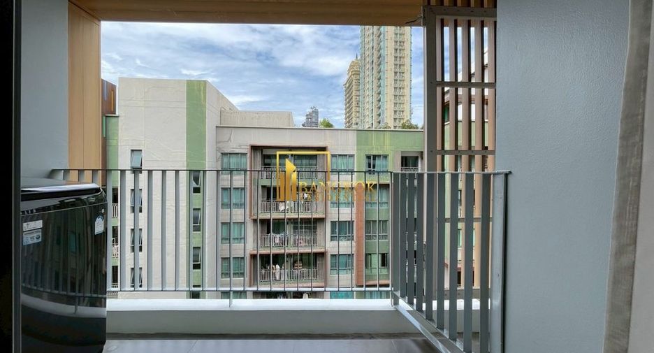 For rent 2 bedrooms apartment in Watthana, Bangkok