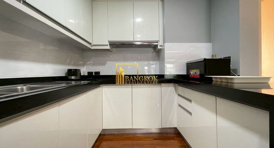For rent 2 bedrooms apartment in Watthana, Bangkok