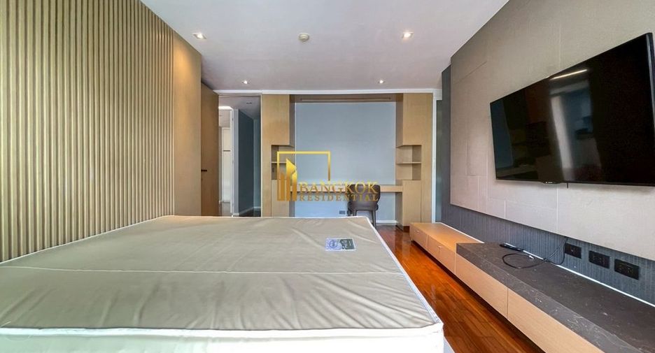 For rent 2 bedrooms apartment in Watthana, Bangkok