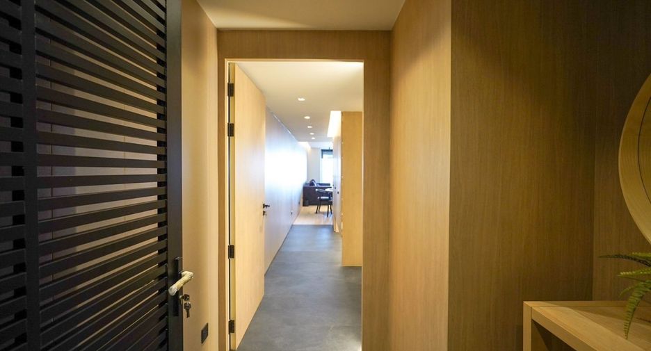 For rent 3 bedrooms condo in Bang Phlat, Bangkok