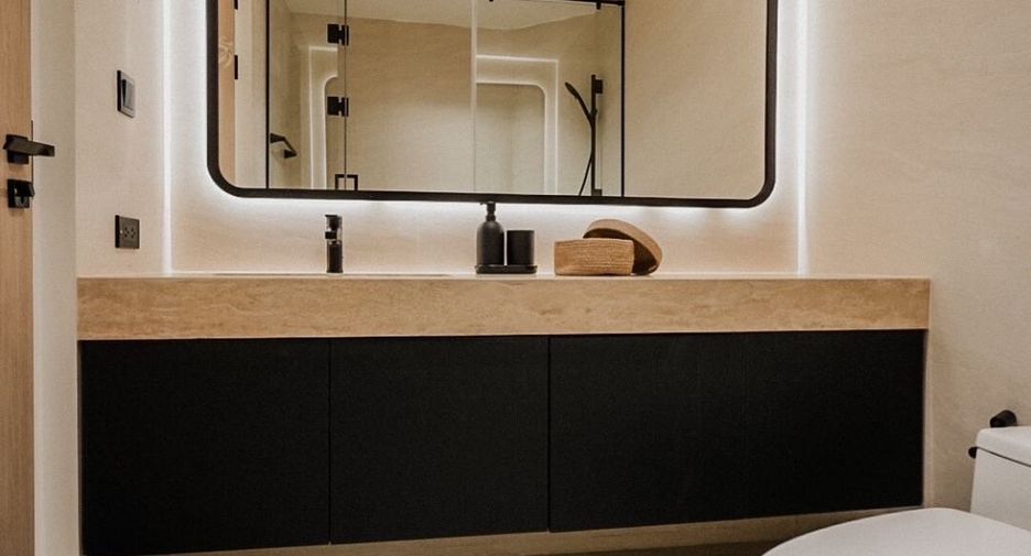 For rent 3 bedrooms condo in Bang Phlat, Bangkok