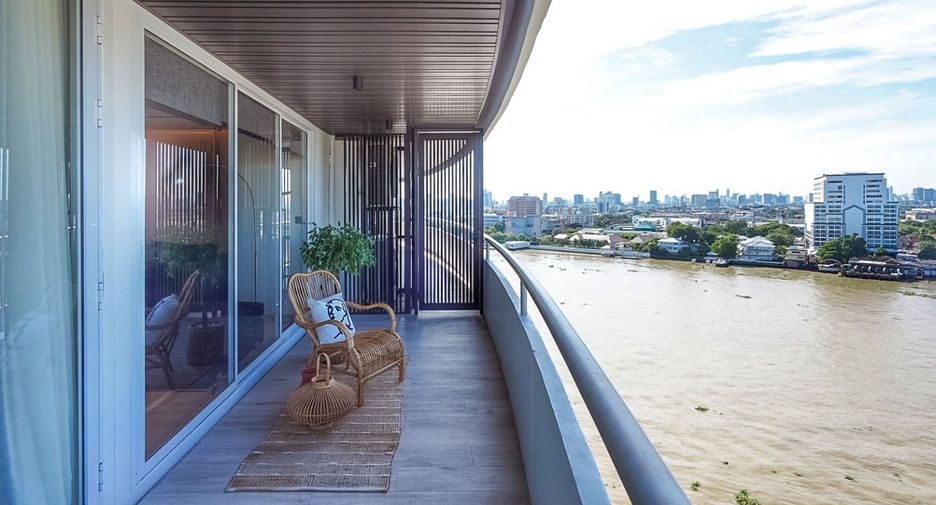 For rent 3 bedrooms condo in Bang Phlat, Bangkok