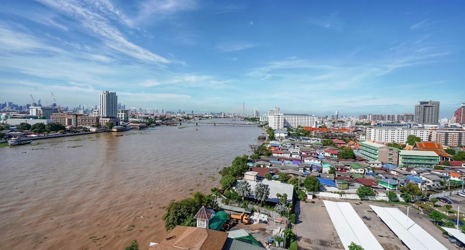 For rent 3 bedrooms condo in Bang Phlat, Bangkok