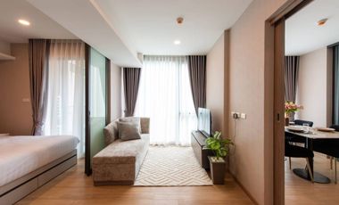 For rent 2 bed condo in Huai Khwang, Bangkok