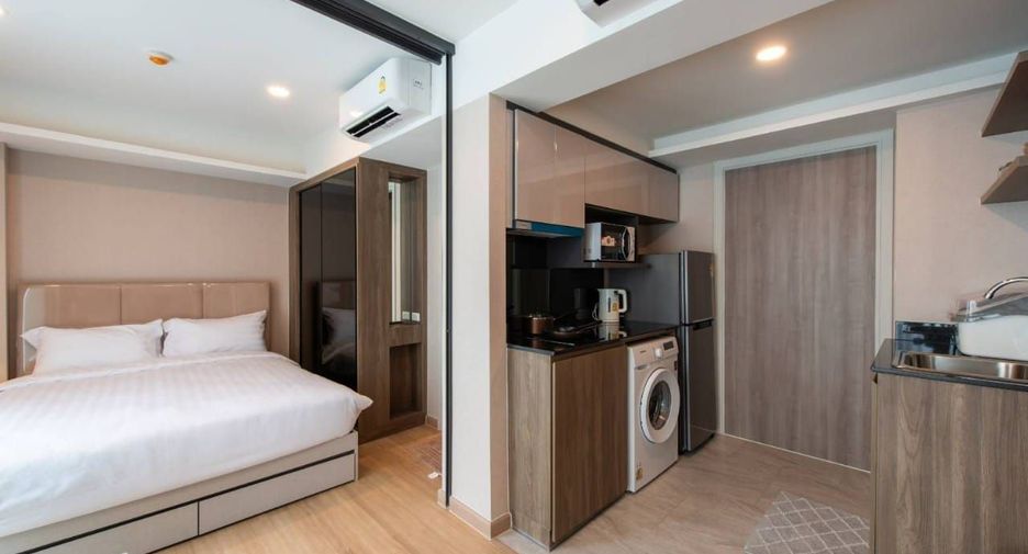 For rent 2 bed condo in Huai Khwang, Bangkok