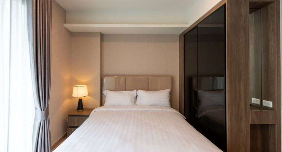 For rent 2 bed condo in Huai Khwang, Bangkok