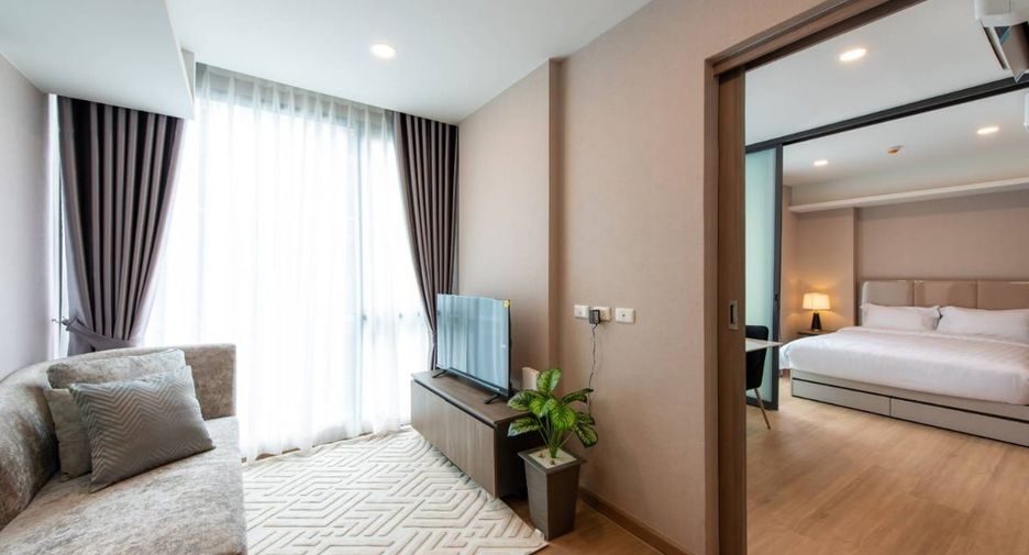 For rent 2 bed condo in Huai Khwang, Bangkok