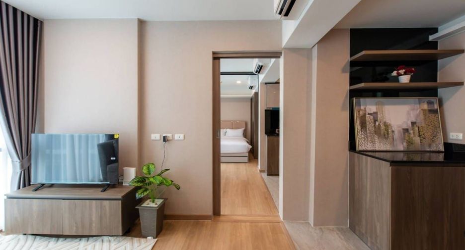 For rent 2 bed condo in Huai Khwang, Bangkok