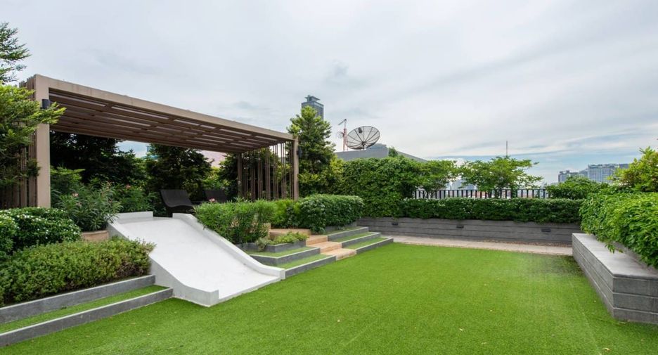 For rent 2 bed condo in Huai Khwang, Bangkok