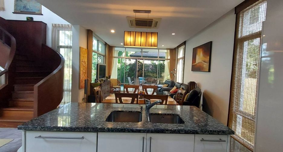 For sale 4 bed house in Sattahip, Chonburi