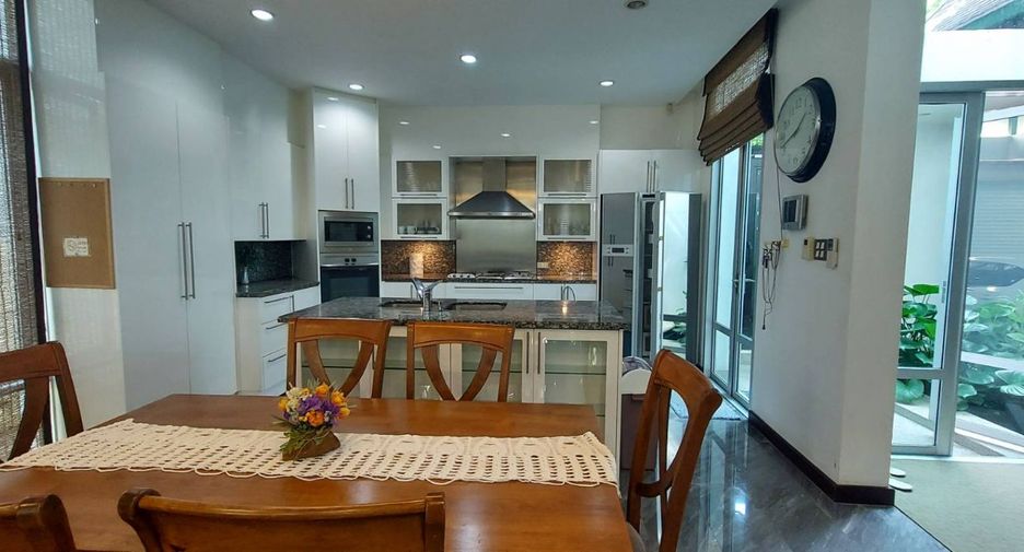 For sale 4 bed house in Sattahip, Chonburi