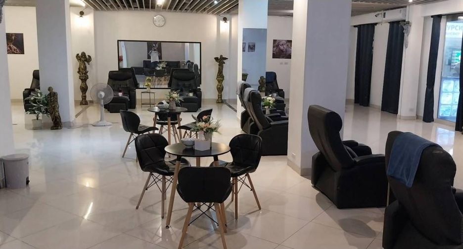 For rent 4 bed retail Space in Bang Lamung, Chonburi