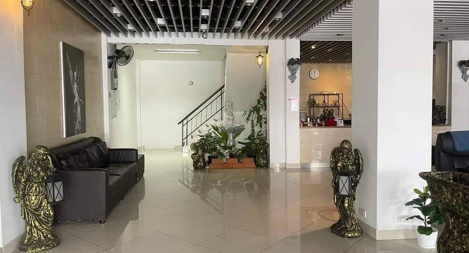 For rent 4 bed retail Space in Bang Lamung, Chonburi