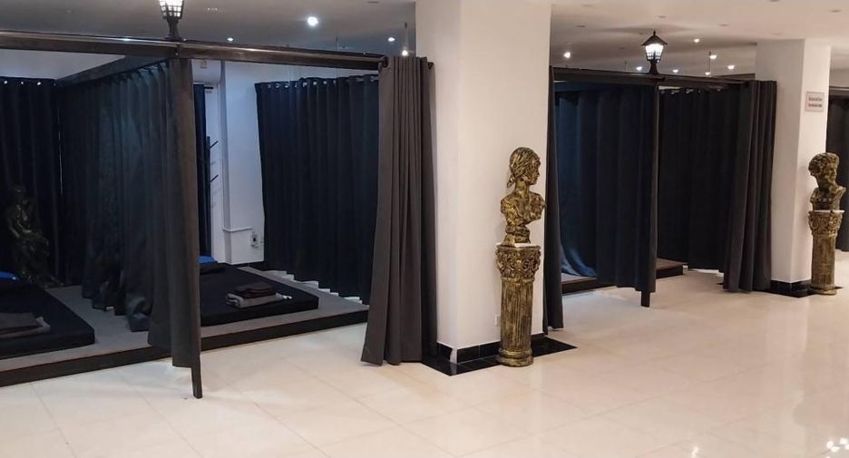 For rent 4 bed retail Space in Bang Lamung, Chonburi