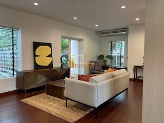 For rent 4 bedrooms house in Watthana, Bangkok