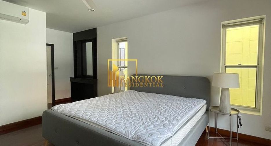 For rent 4 bedrooms house in Watthana, Bangkok