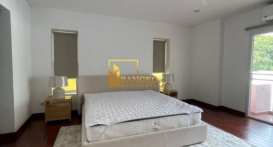 For rent 4 bedrooms house in Watthana, Bangkok