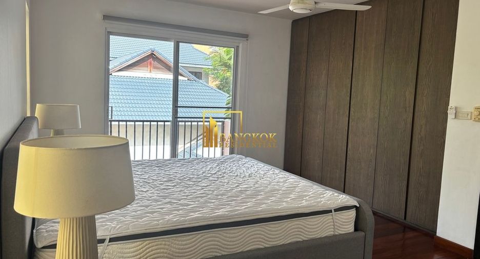 For rent 4 bedrooms house in Watthana, Bangkok