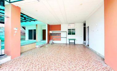 For sale 6 bedrooms house in Khlong Sam Wa, Bangkok
