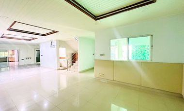 For sale 6 bedrooms house in Khlong Sam Wa, Bangkok