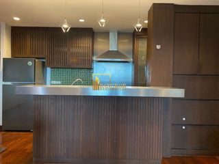 For rent 2 bedrooms condo in Pathum Wan, Bangkok