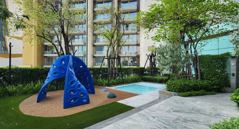Condo en venta de 3 habitaciones en Khlong San, Bangkok
