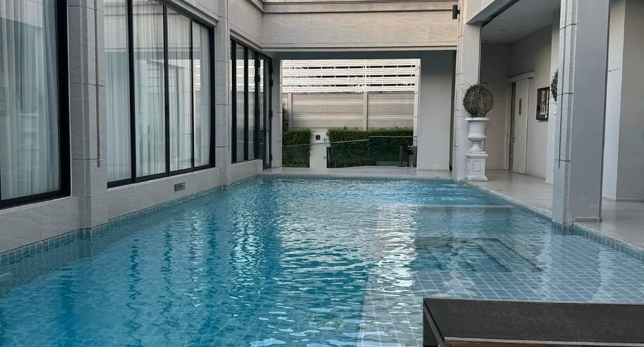 Haus zur Miete mit 4 Zimmer in Prawet, Bangkok