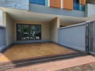 For sale 3 bed office in Prawet, Bangkok