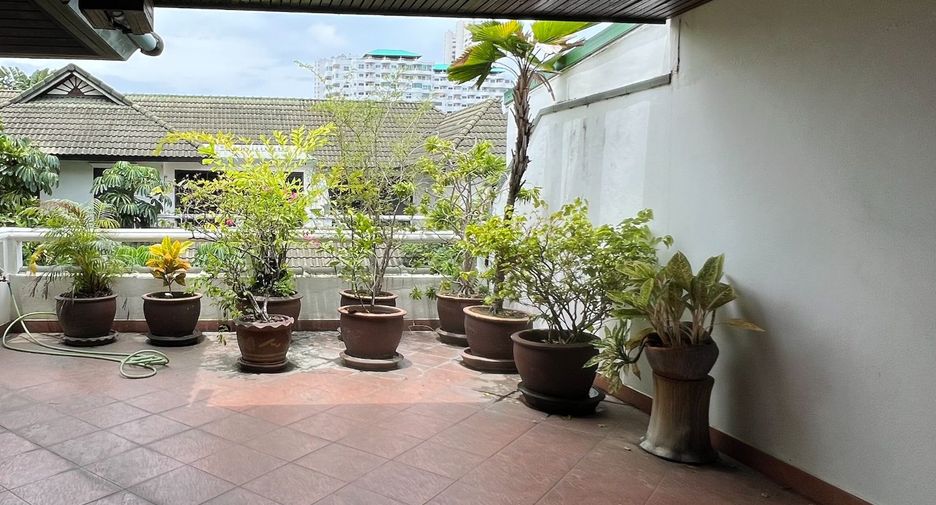 For sale 3 bed house in Sattahip, Chonburi