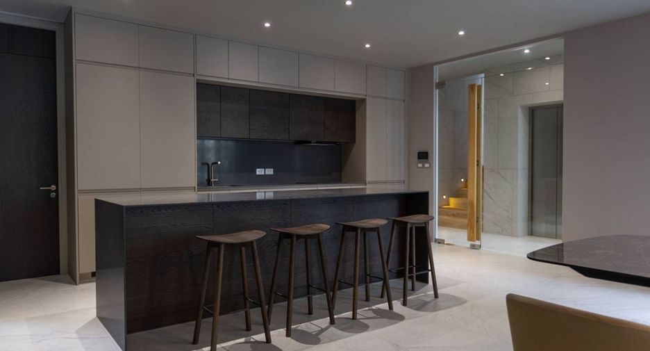 For sale 5 bedrooms villa in Bang Kapi, Bangkok