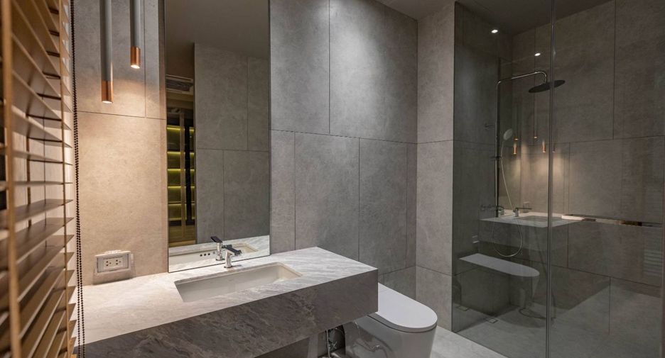 For sale 5 bedrooms villa in Bang Kapi, Bangkok