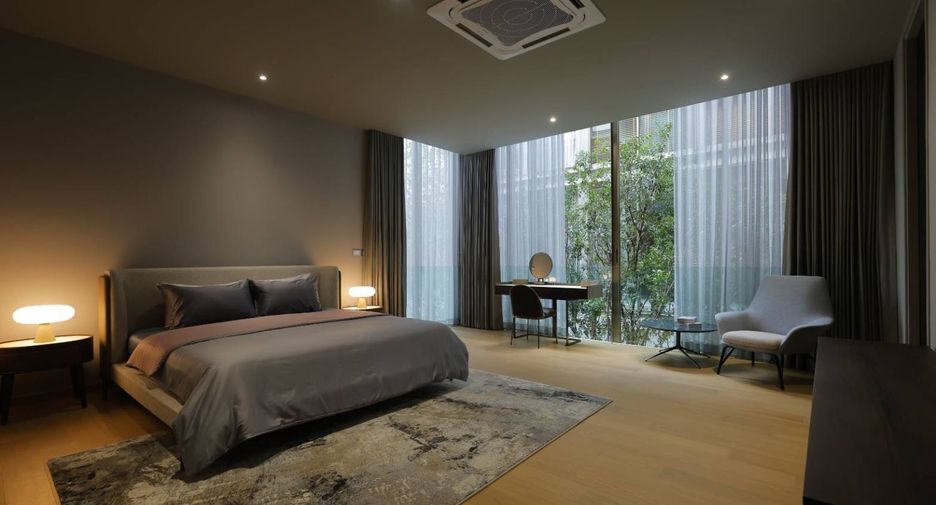 For sale 5 bedrooms villa in Bang Kapi, Bangkok