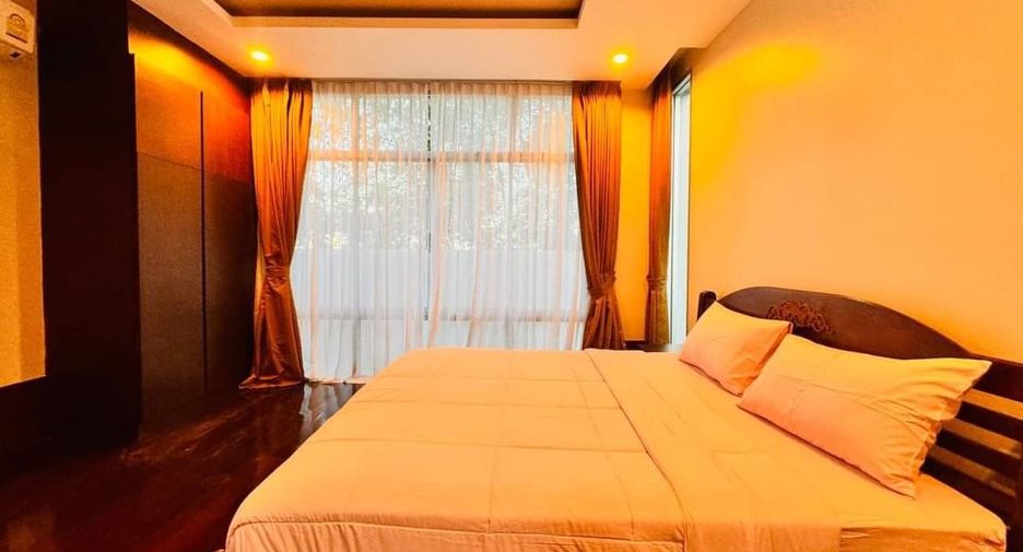 For sale 4 bed house in Sattahip, Chonburi