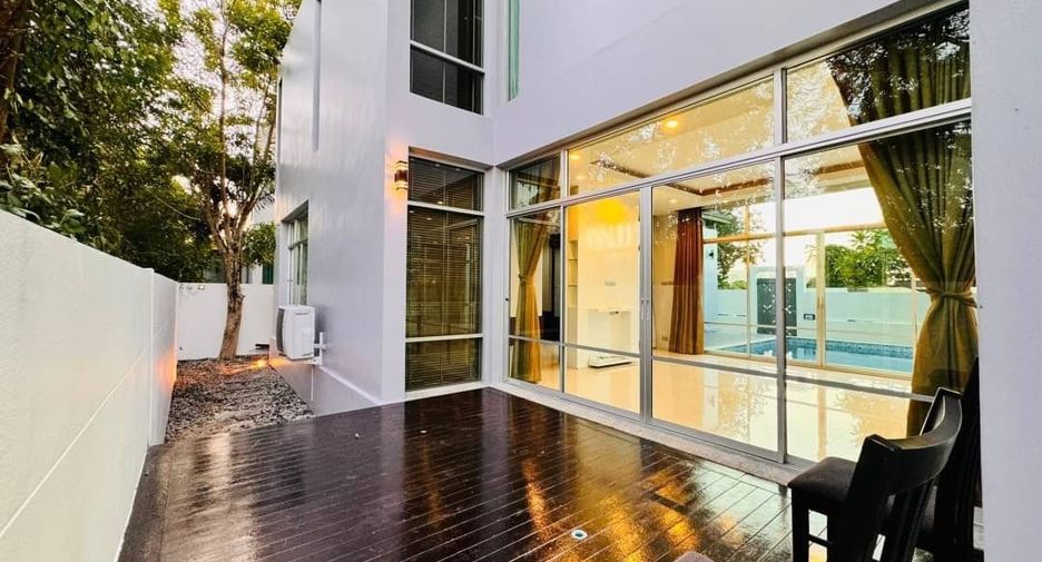 For sale 4 bed house in Sattahip, Chonburi