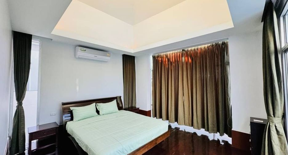 For sale 4 bed house in Sattahip, Chonburi