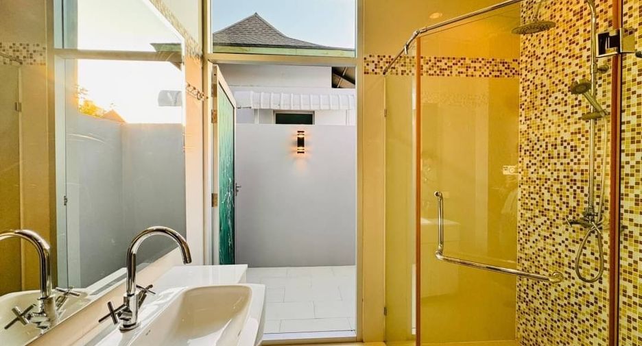 For sale 4 bed house in Sattahip, Chonburi