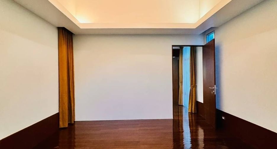 For sale 4 bed house in Sattahip, Chonburi